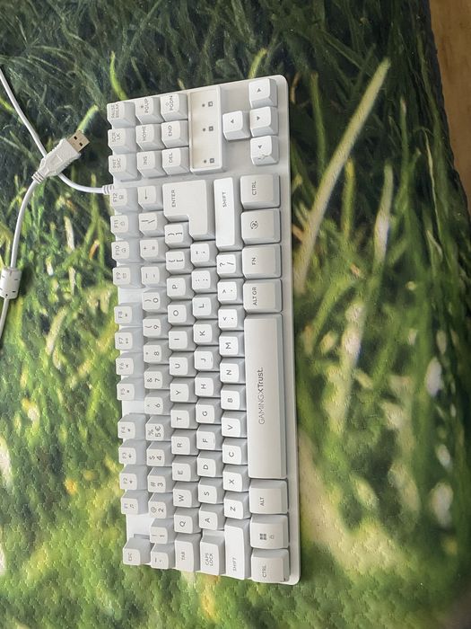 Vând tastatura gaming