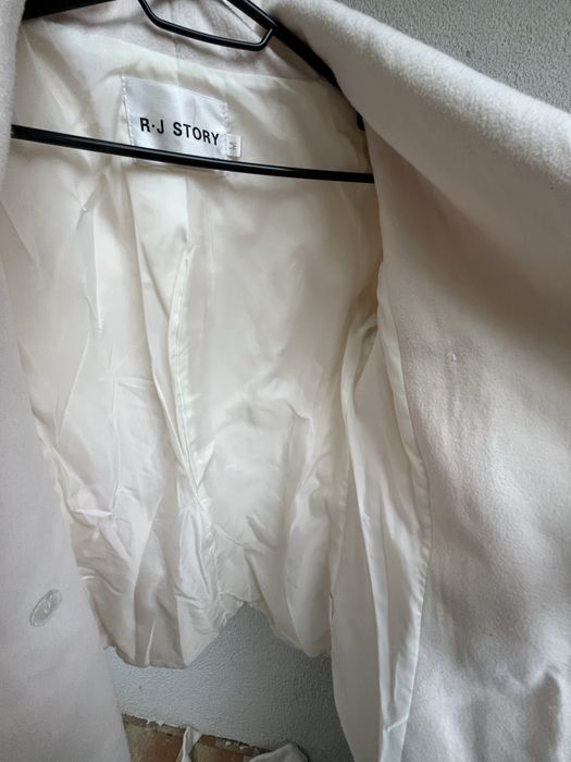 Елегантно дамско късо палтенце