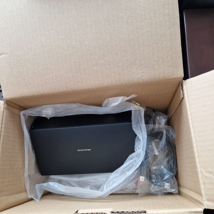 Vând Scaner FUJITSU ScanSnap IX500 A4, negru nou