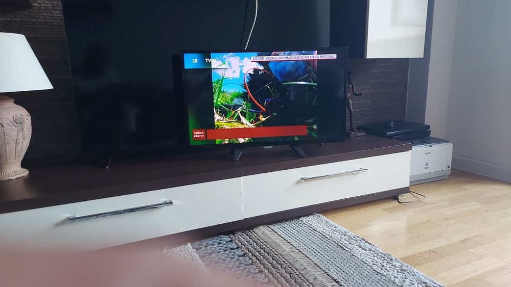 Televizor LED Philips 81 CM