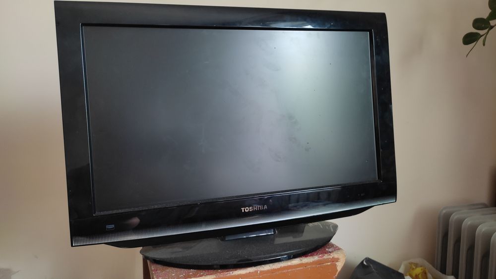 Телевизор TOSHIBA (на запчасти)