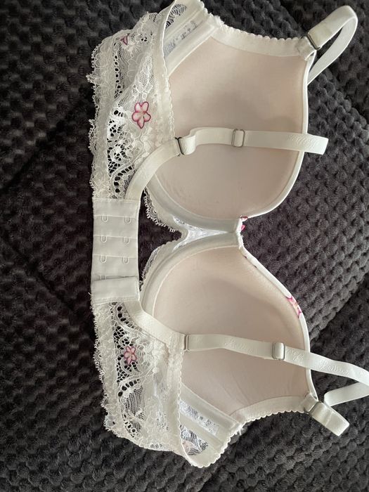 луксозн сутиен размер 75В , Триумф