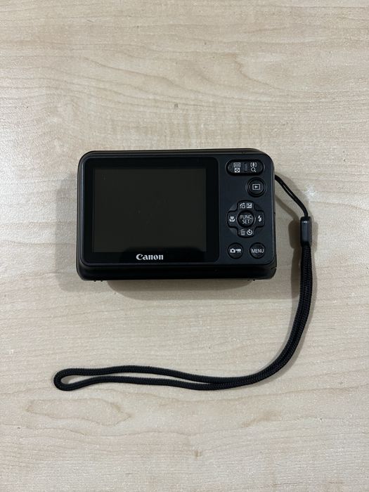 Cameră foto compactă CANON PowerShot A800, impecabilă, funcționează cu 2 baterii AA