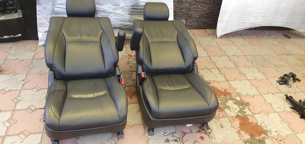 Передние Сиденья на Rx 330,350