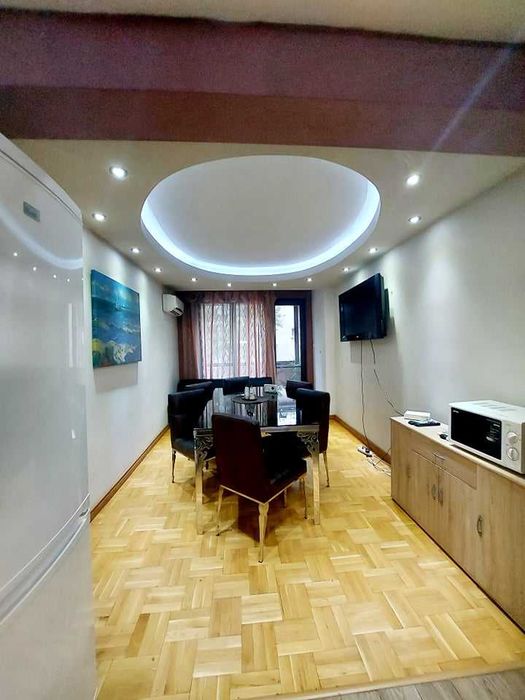 Дава се под наем Четиристаен апартамент в Бургас, Център - 160 кв.м за 408 € - Снимка #5