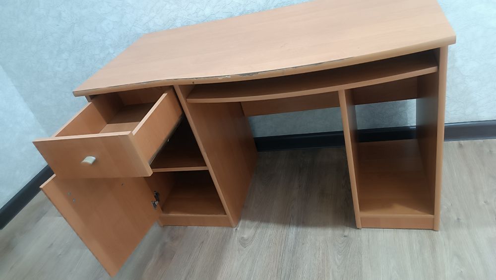 Стол компьютерный б/у
