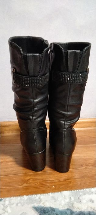 Продам демисезонные  сапогиапоги