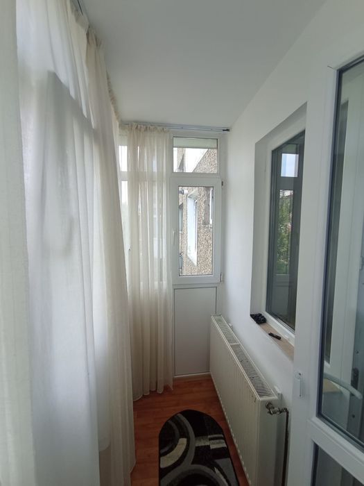 Vând apartament doua camere semidecomandat  etaj 2 însorit