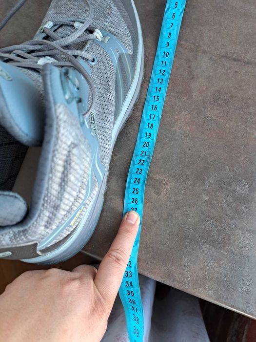 мъжки зимни обувки,боти,туристически,ном40,KEEN