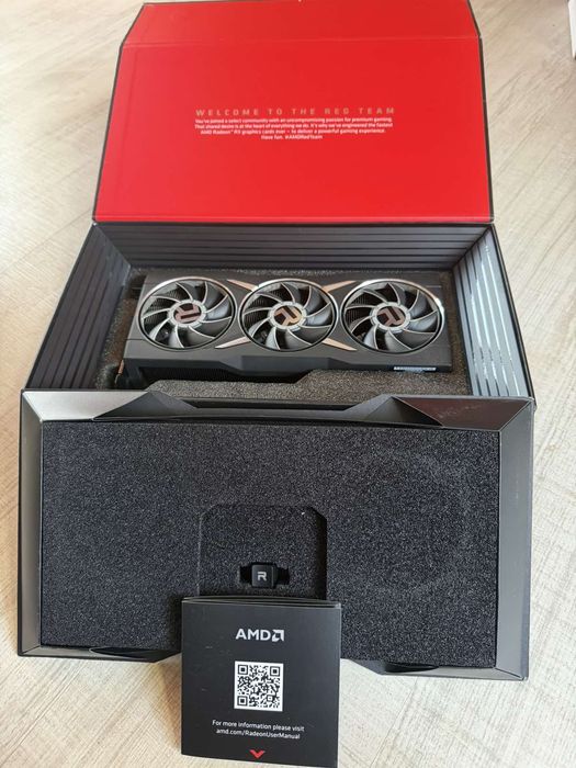 Продавам Видеокарти AMD RADEON RX 6700 XT И RX 6800 XT – 6 БРОЯ!