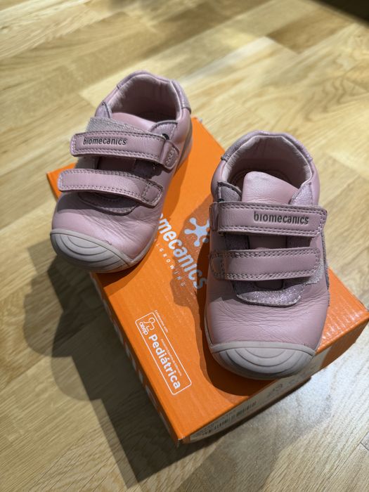 Vand adidasi/ incaltaminte Biomecanics fete