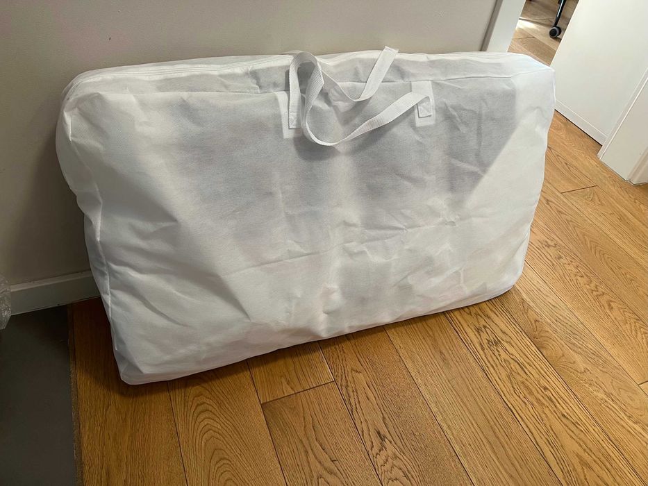 Patut bebe Chicco Next2Me + saltea + husa transport + 2 cearceafuri