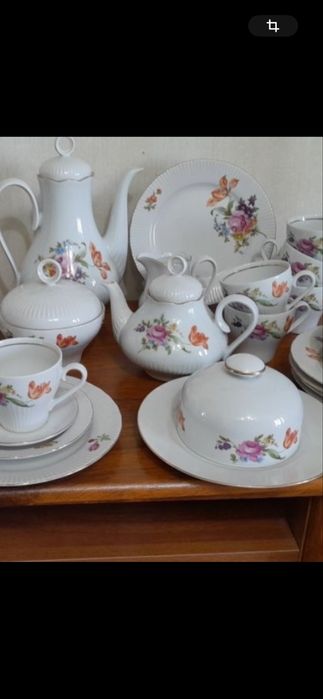 Ковер шерсть и посуда разная, вазы