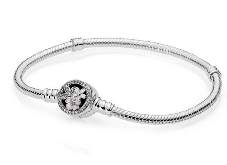 Pandora гривни нови