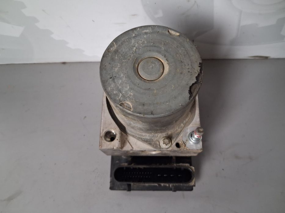 ABS блок Toyota Corolla 1.6i 2011г.