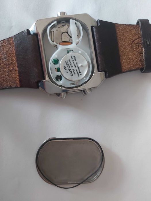 Ceas Fossil cu afisaj dual stil Mid-Century Modern