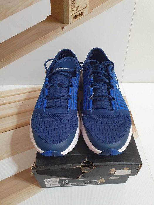 Under Armour masura 42 , 44, 44.5  ,45  noi in cutie