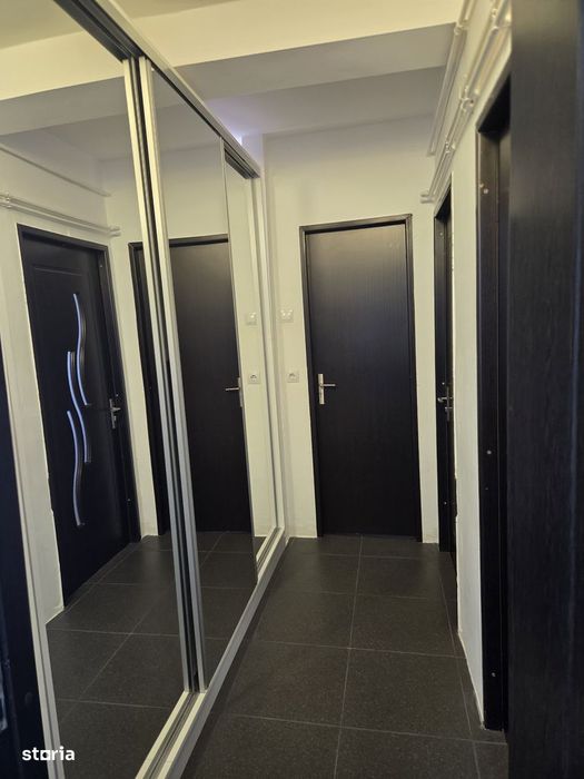 Proprietar/Apartament 3 camere,zona Piata Garii,etaj 4.