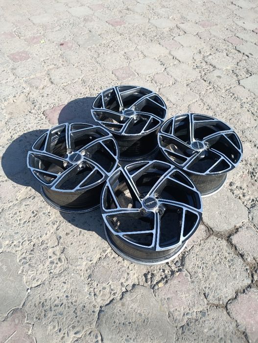 15 vossen deska sotiladi 4/100