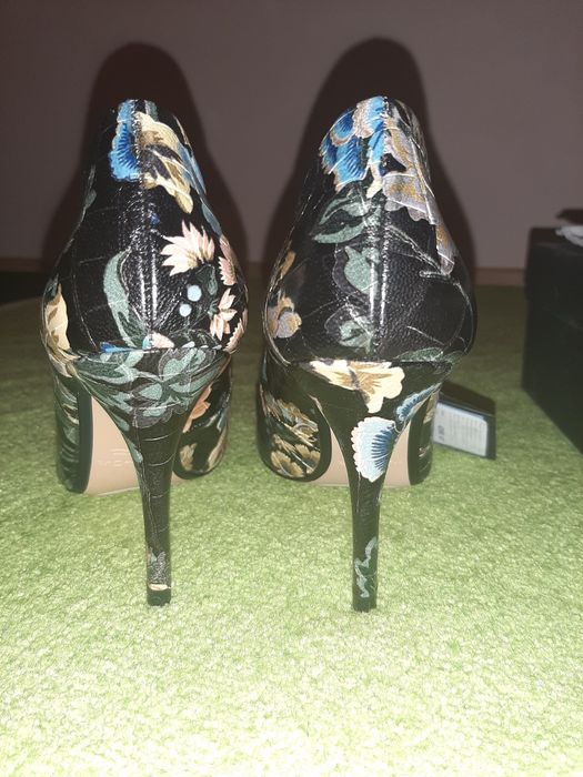 Туфли лодочки . Продам