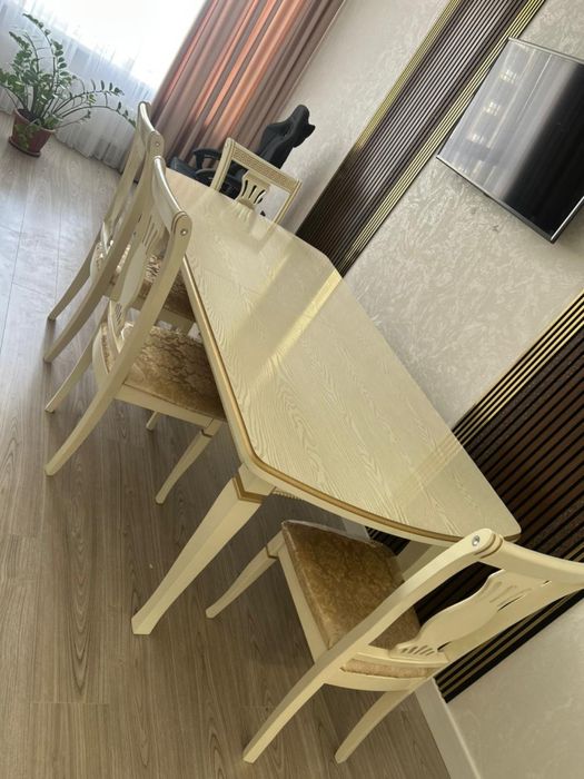 Продам стол со стульями