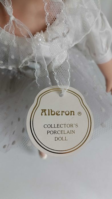 Балерина, порцеланова, английска , колекционерска кукла от Alberon Dolls .