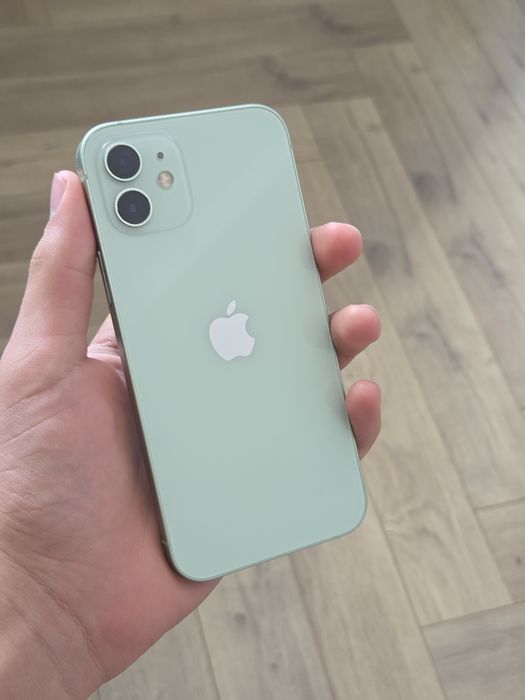 Iphone 12 79% akb