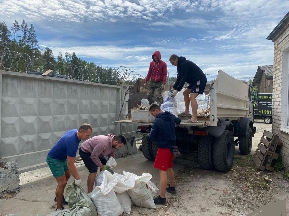 Professional yuk ko'taruvchilar xizmati Qavatga ko'tarish va tushurish