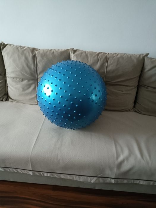 Продам фитбол с шипами