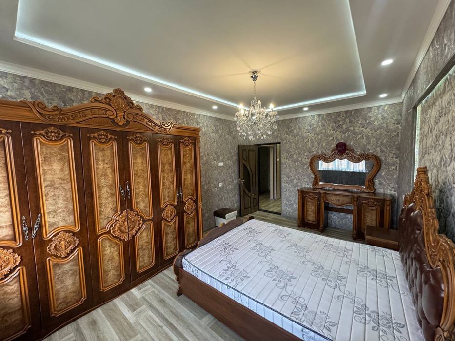 Аренда квартира люкс вся удобство имеется г. Ангрен район 5/5 3 х ком.