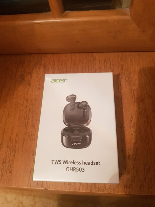 Продам наушники Acer