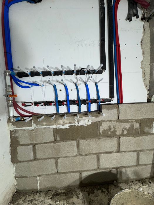 Mentenanță, reparați construcții finisaje, meșter, amenajări interioare
