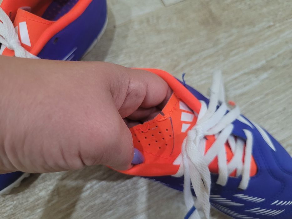 Футболни обувки-стоножки Adidas Predator