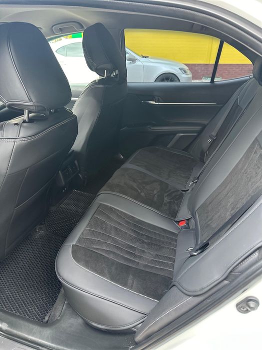 Продам чехлы для автомобиля Toyota Camry