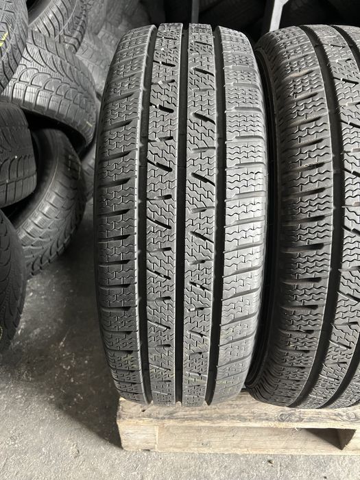 2 anvelope de iarna 225/65/16C Pirelli 9 mm!