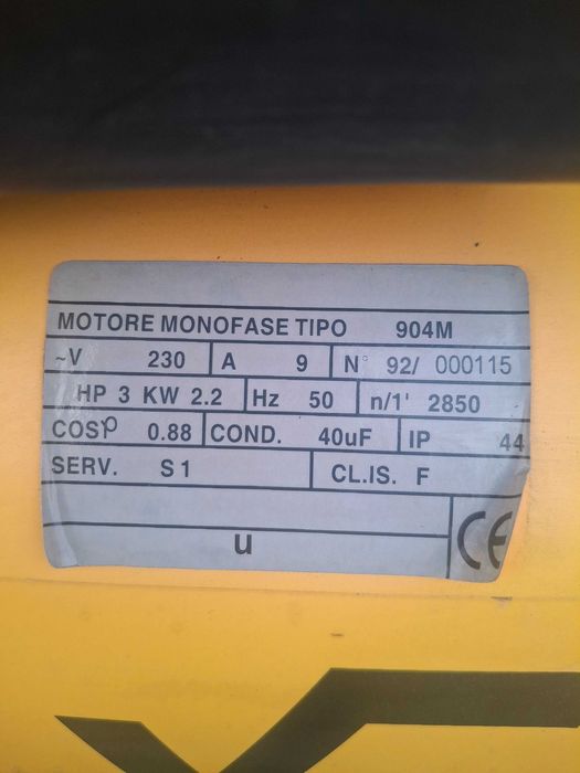 Двуцилиндров компресор