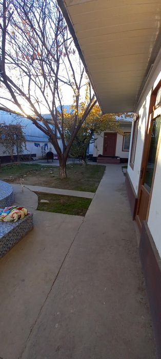 Ховли сотилади..