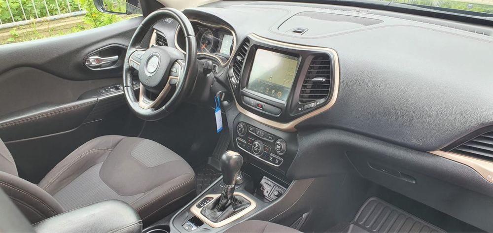 Jeep cherokee limited 4x4 2015/11