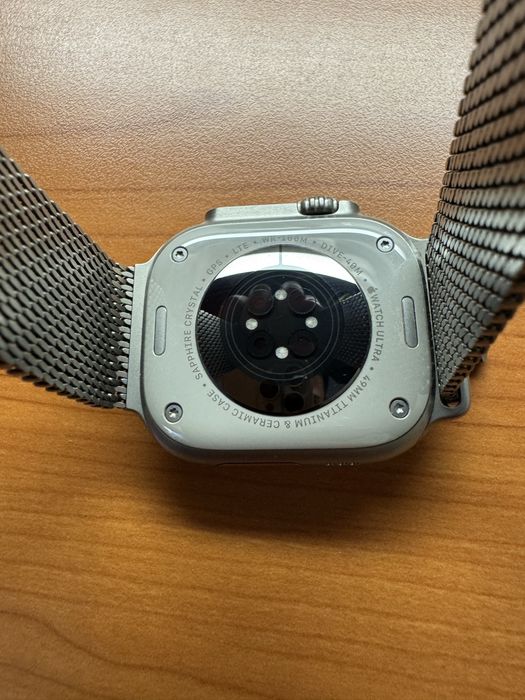 Apple Watch Ultra 2 Natural Titanium Milanese + coletie bratari
