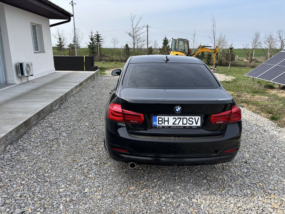 Vand bmw seria 3 an 2016 usor avariat