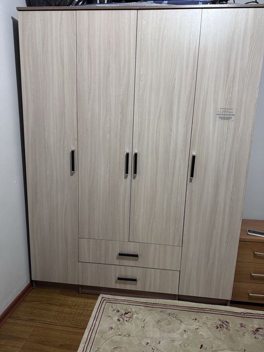 Шкаф 4дверный 210х160х45