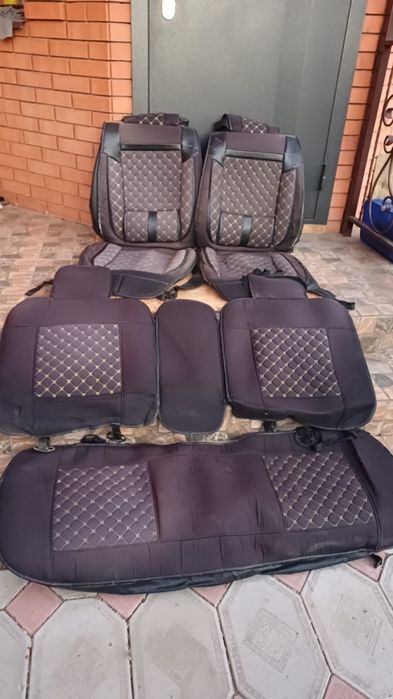 продам чехлы универсальные на авто