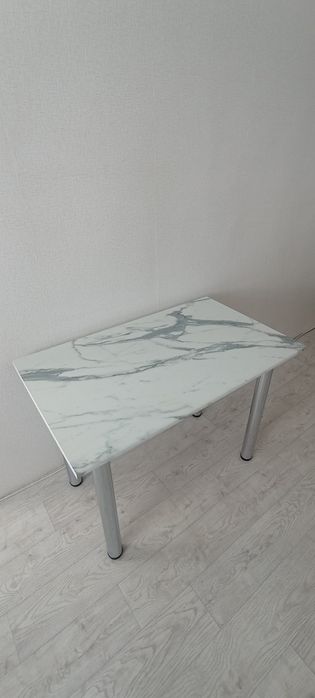 Продам кухонные столы