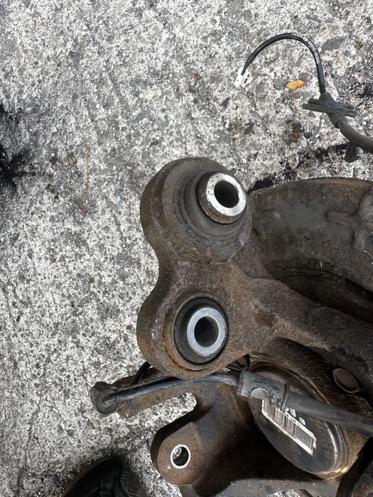 Заден шенкел(ляв и десен) Hyundai i30 2008г-2012г