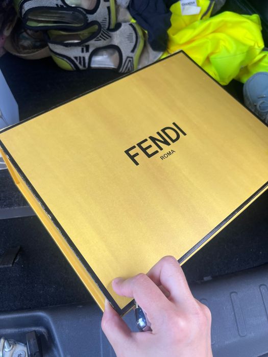 Оригинал сумка от FENDI