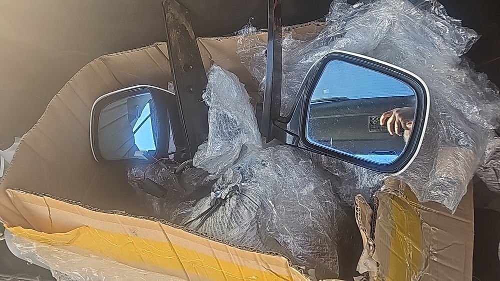 Продам зеркала с повторителем