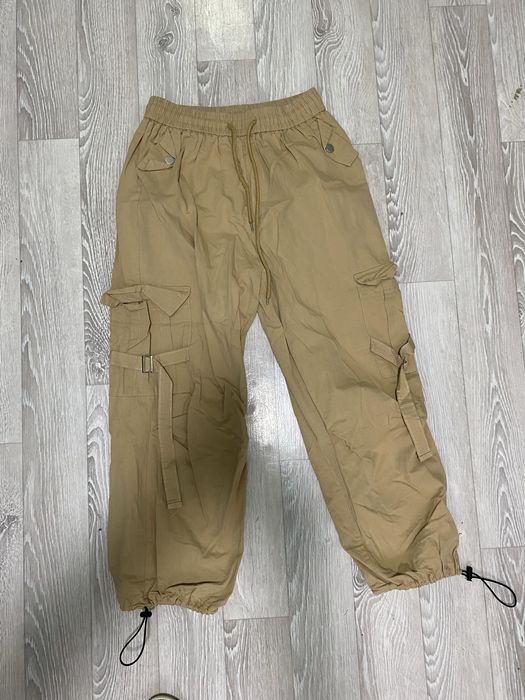 Продам бежевые джоггеры