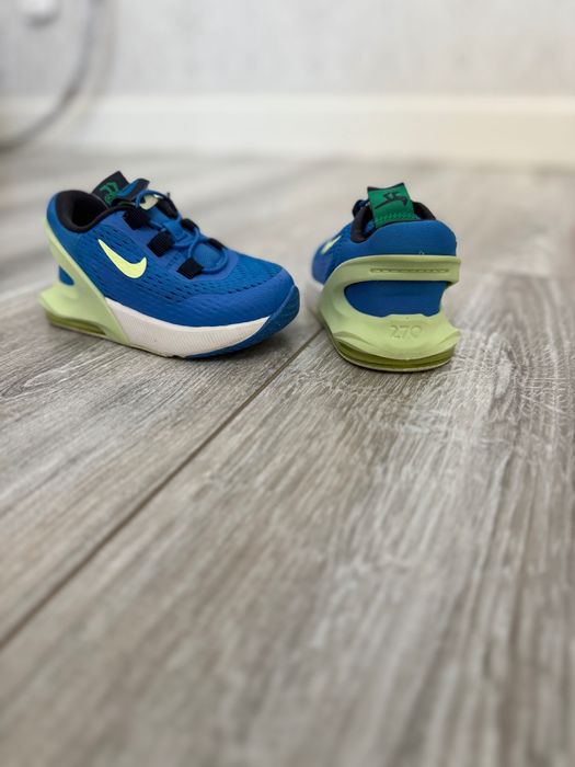 Детские кроссовки