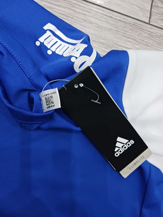 Оригинална нова юношеска тениска на Adidas