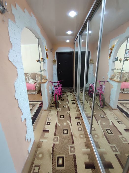 Продается 2-комн (7-43, 1 эт)